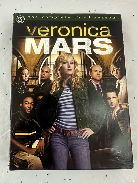 Warner Bros. Other - Veronica Mars The Complete Third Season DVD Box Set - Gold/Black